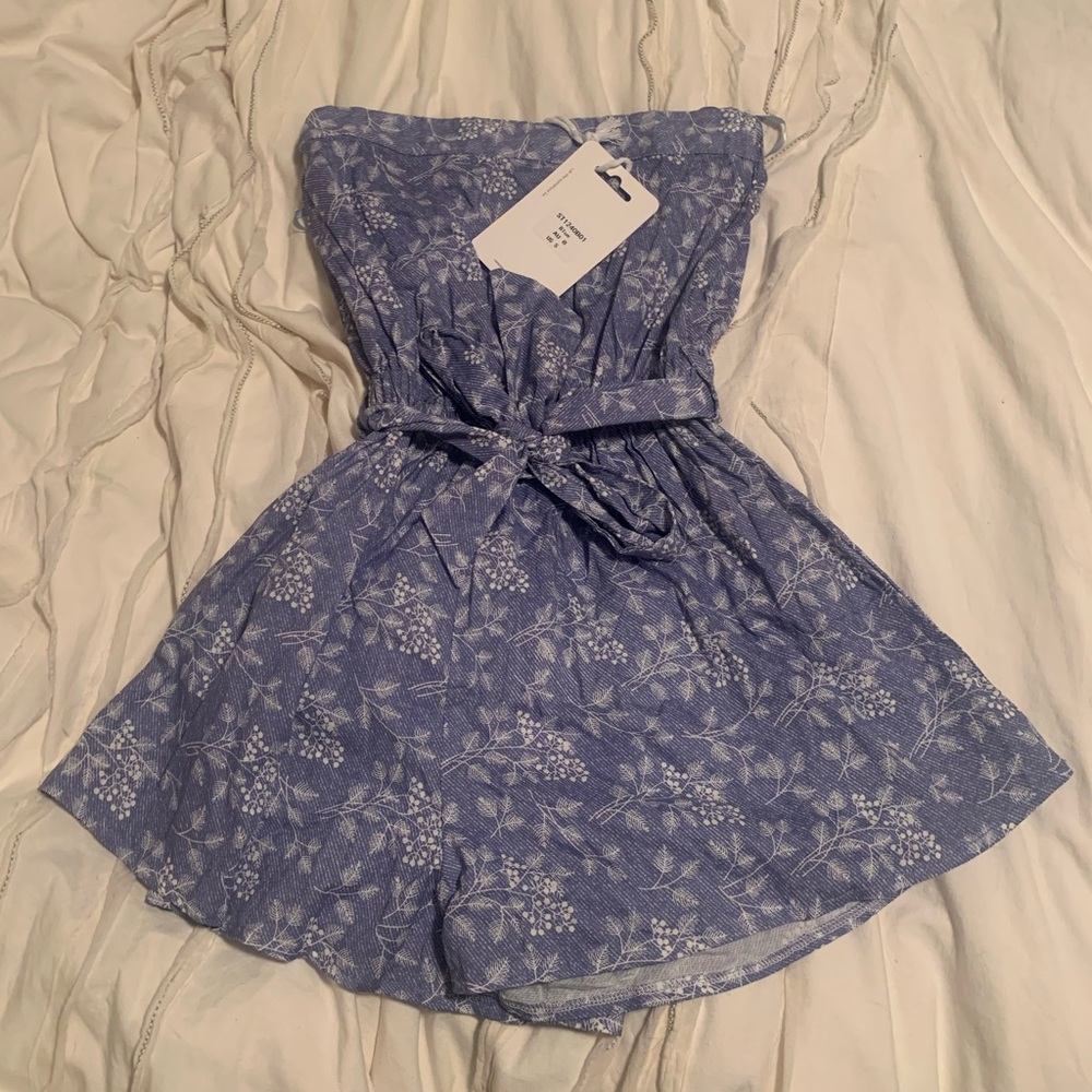 BLUE HELLO MOLLY STRAPLESS ROMPER NWT